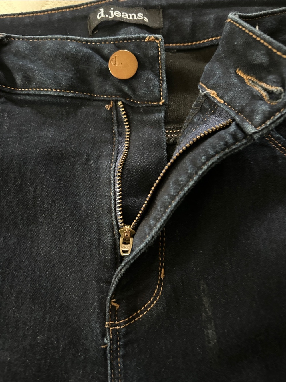 d. jeans Dark Blue Denim Capris with Contrast Stitching - Picture 4 of 5